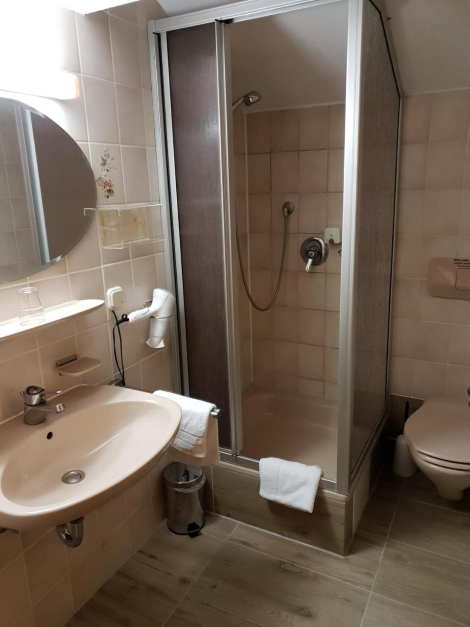 Landgasthof Bock Hotel Gauting Zewnętrze zdjęcie